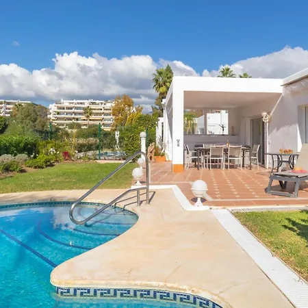 Casa Guadalmina Golf Con Piscina Privada بيت للعطل